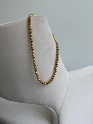 Vintage metal gold tone necklace