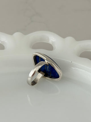 Offset oval lapis lazuli ring