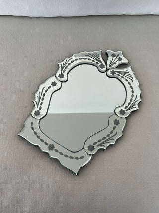 Table top venetian mirror