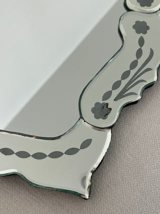 Table top venetian mirror