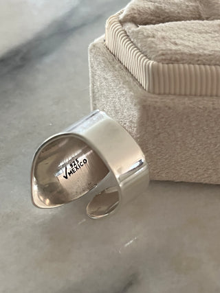 Open-set turquoise ring