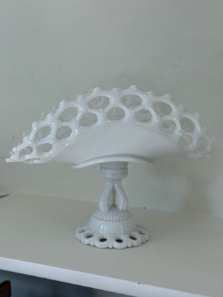 Doric open lace banana stand